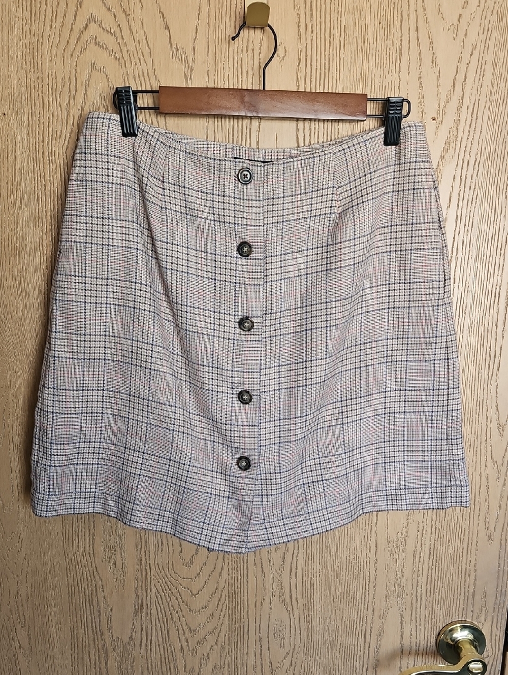 Vintage Lizsport Button-Front Plaid Mini Skirt Light Beige.